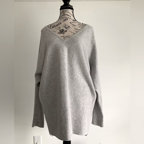 If it were me pullover top Grey Knit
SZ:US L - Picture 3 of 5